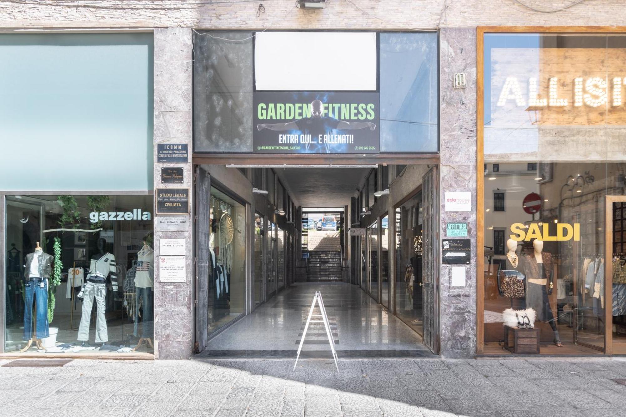 Casa Vacanza Angelina Via Mercanti Centro Storico Салерно Екстериор снимка