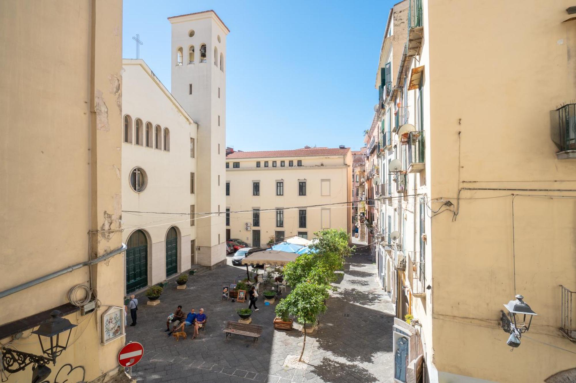 Casa Vacanza Angelina Via Mercanti Centro Storico Салерно Екстериор снимка